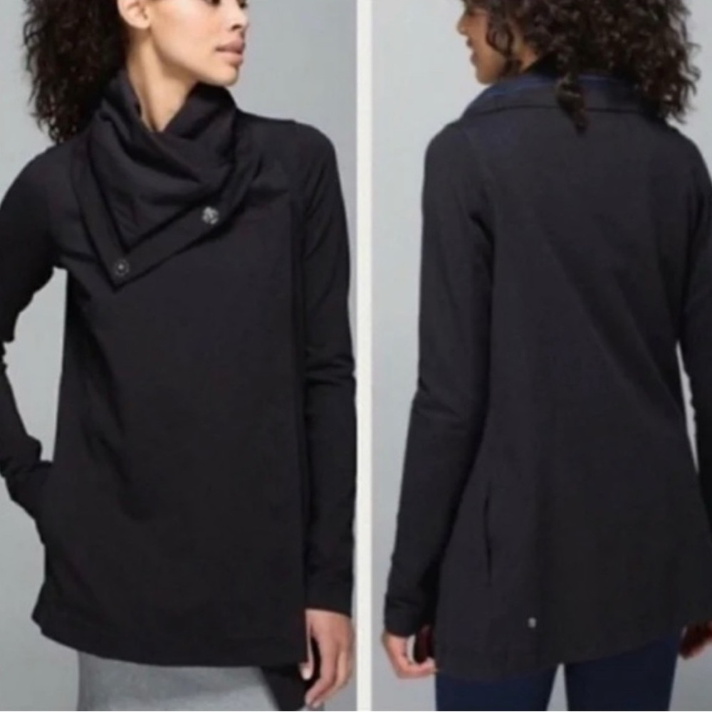 Lululemon Black Savasana - Size 4 - GUC